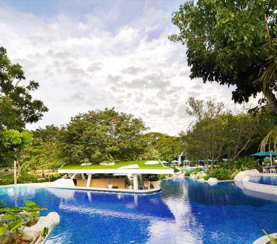 Deluxe Ocean View In Tambuli Seaside & Only 1 Residential Pool Is Free To Use Apartment *