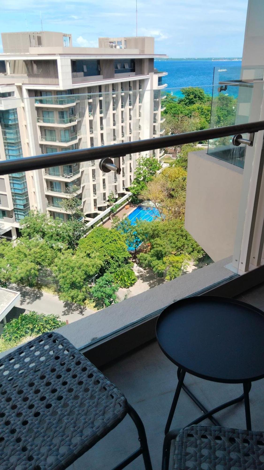 Apartment Deluxe Ocean View In Tambuli Seaside & Only 1 Residential Pool Is Free To Use