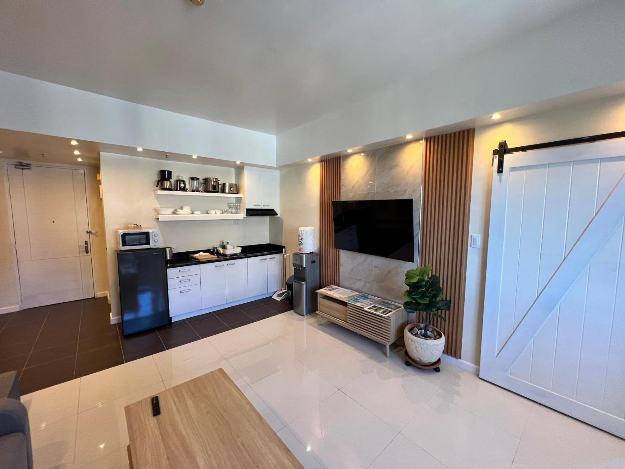 La Mirada Residences Sea-view