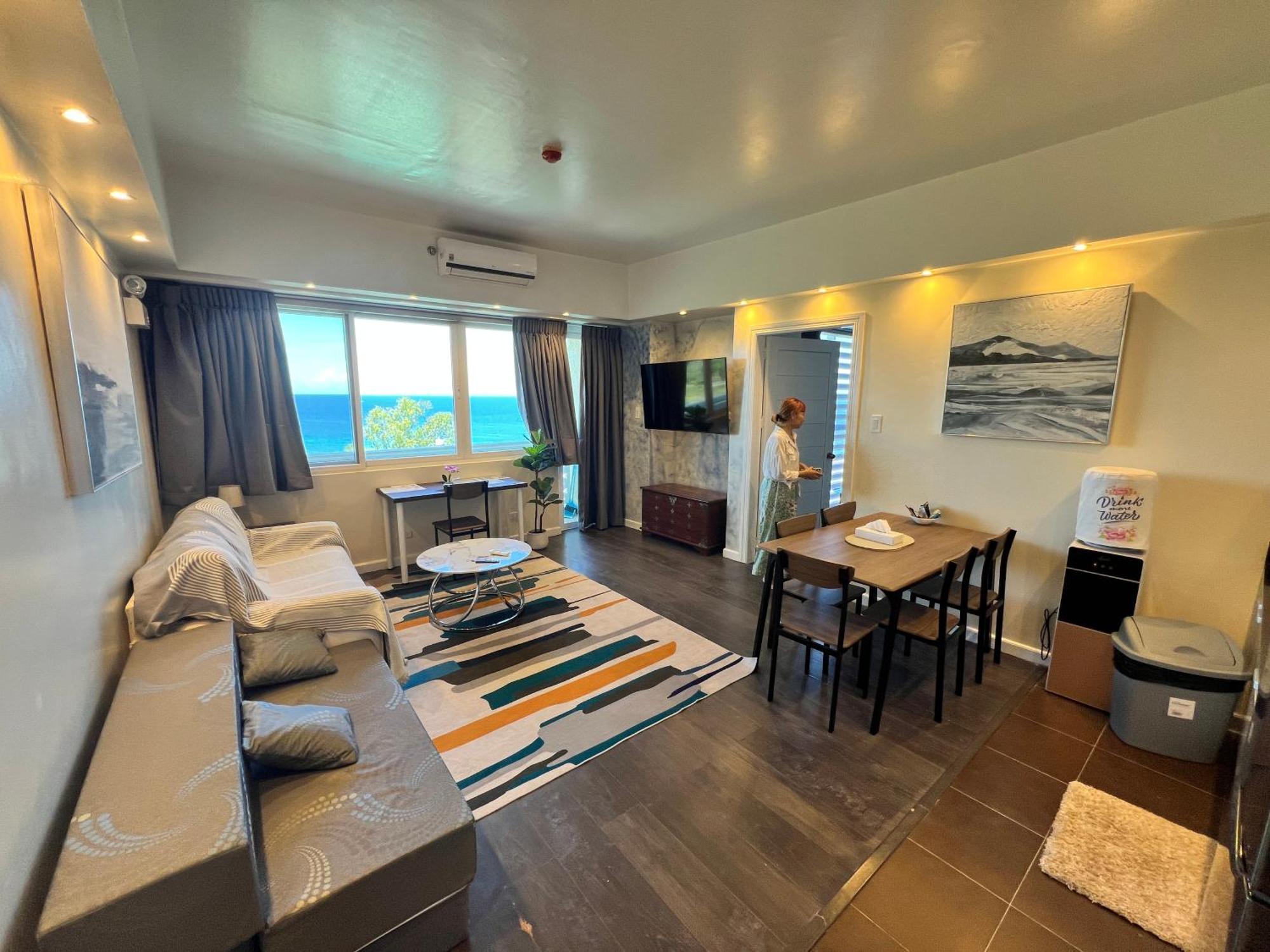 La Mirada Residences Sea-view *