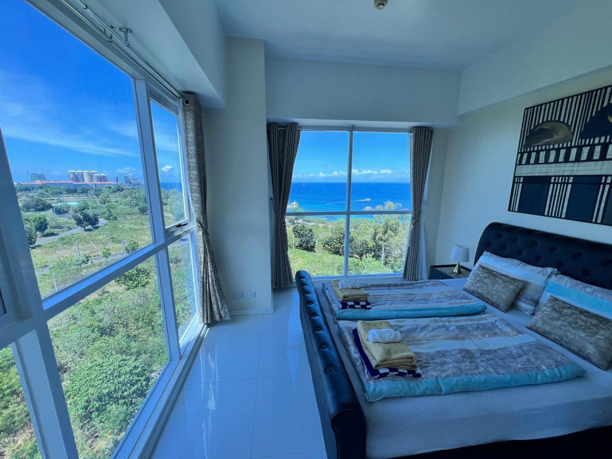 La Mirada Residences Sea-view Apartment