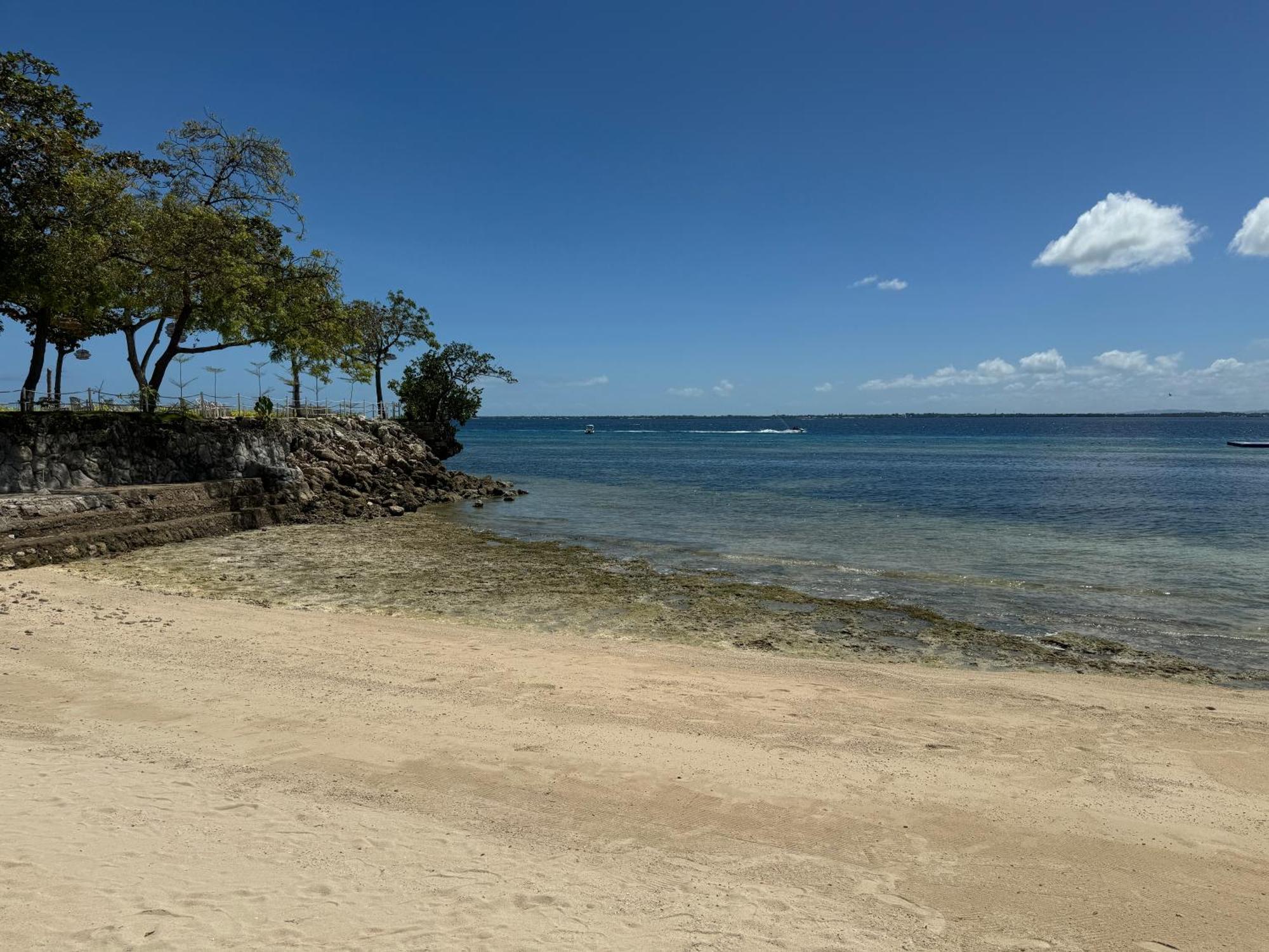 Private At Tambuli Sae Side Living By The Lapu-Lapu City