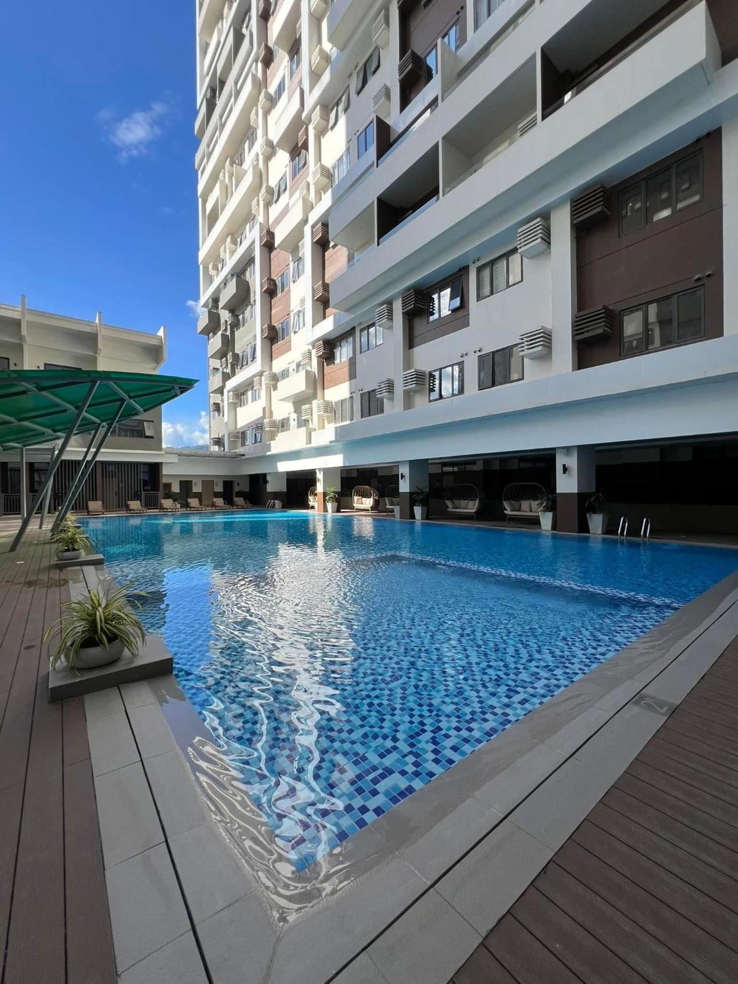 Cozy Near It Park With Pool Netflix