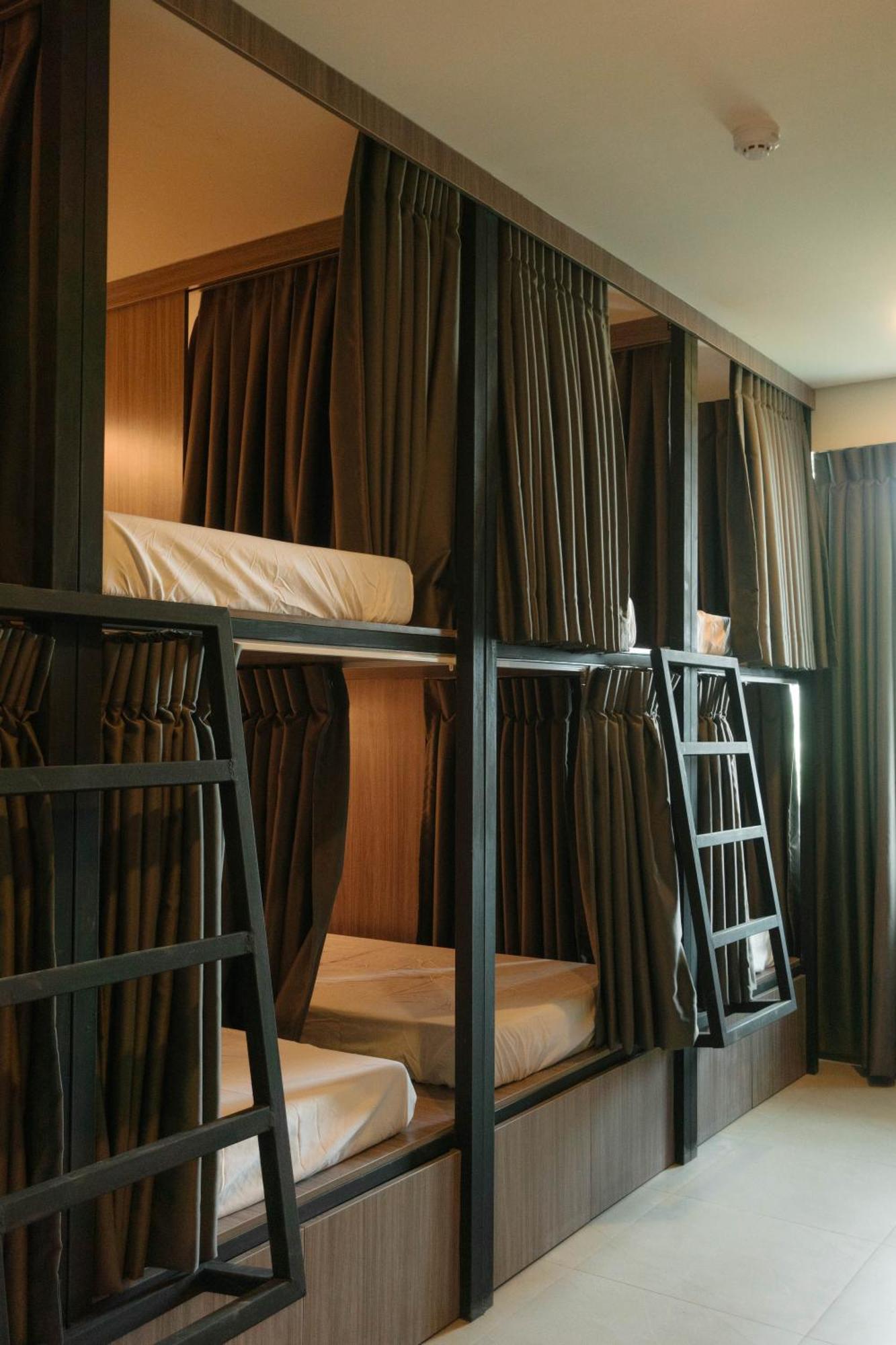 Honeycomb Hostel *