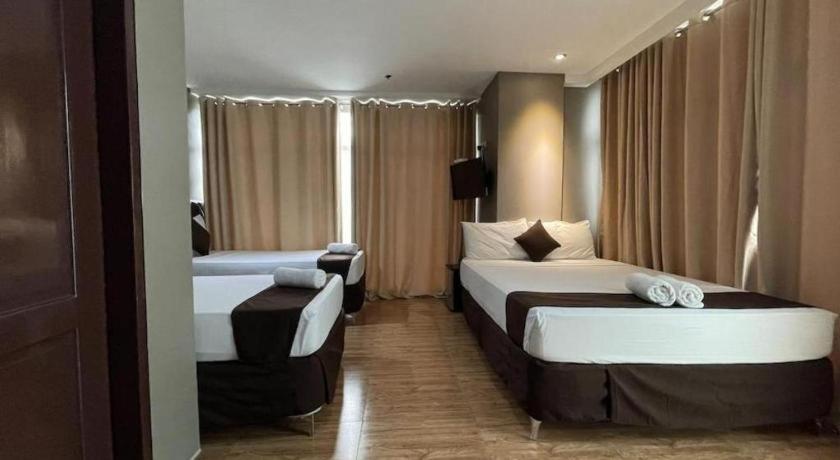 Hotel Capitol And