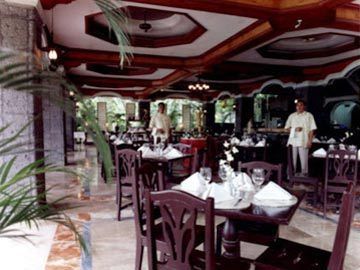 Tambuli Club East Hotel 4*
