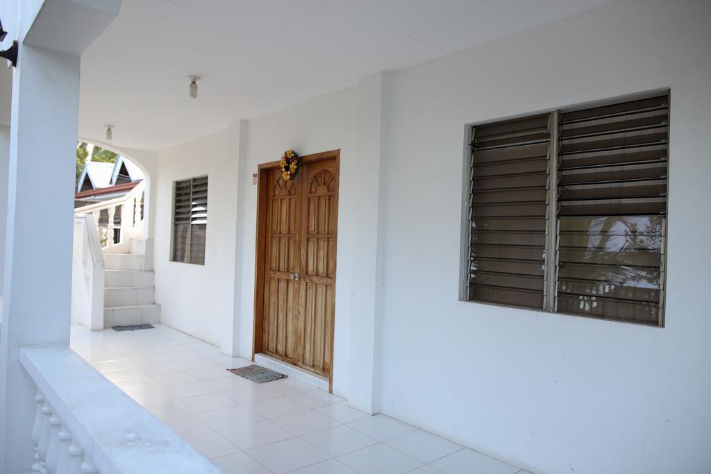 Guest house Luzmin Bh - White House Oslob
