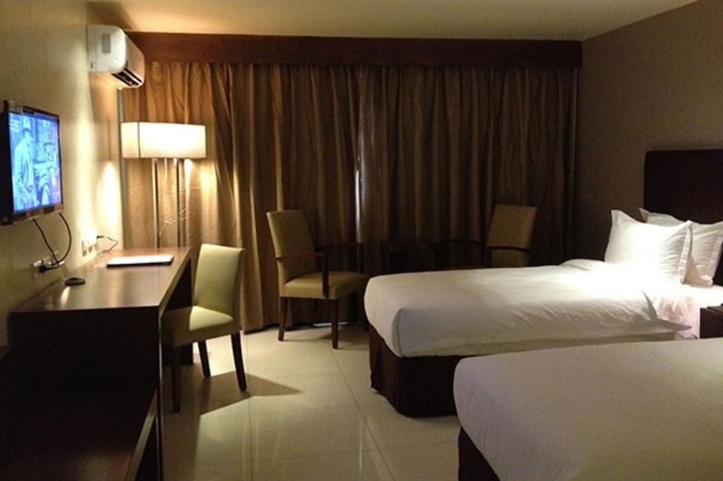Mandarin Plaza Hotel 3*