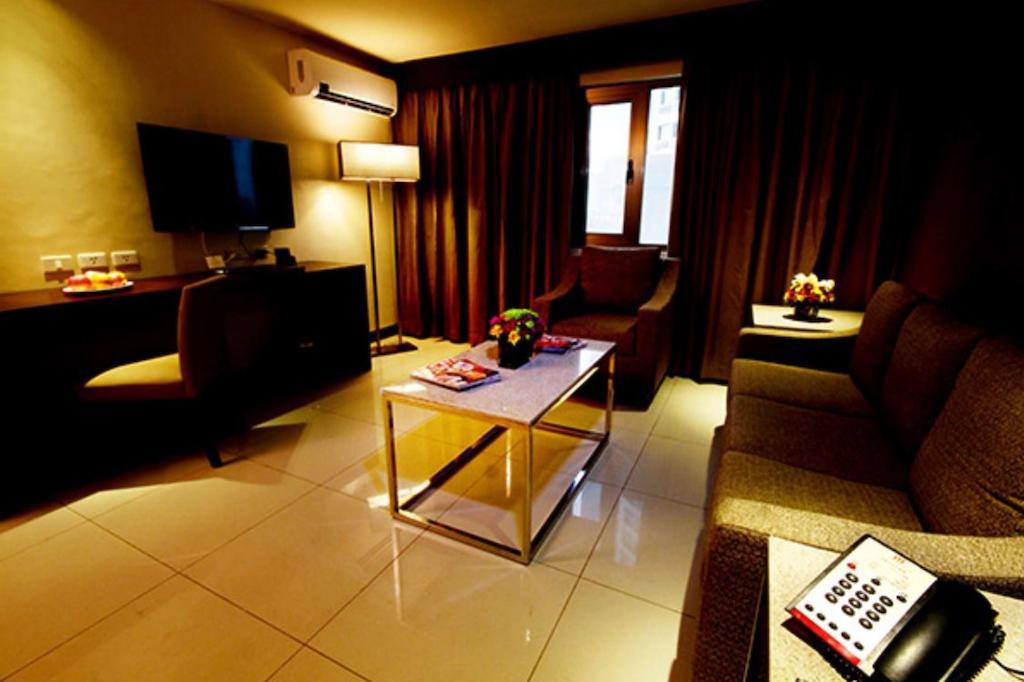 Mandarin Plaza 3*