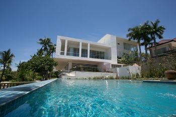 Hotel Chateau By The Sea 4*