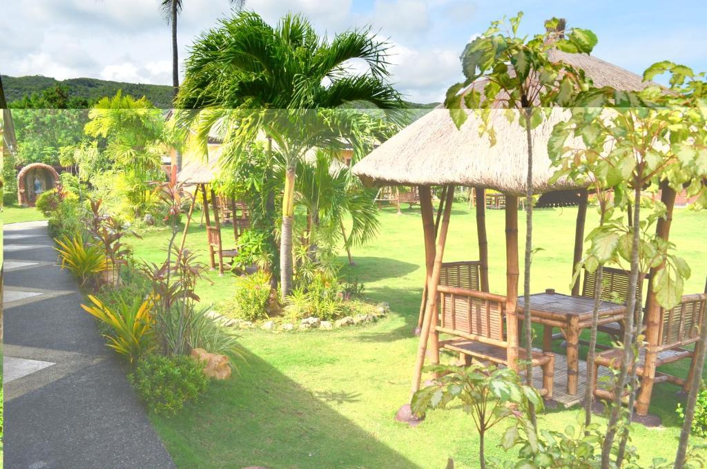 Resort Parrot Paradise