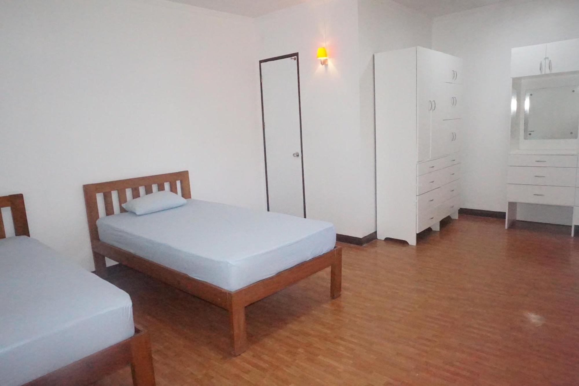 E-Mo Dormitory Hostel *