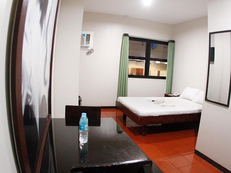 California Hotel 2*