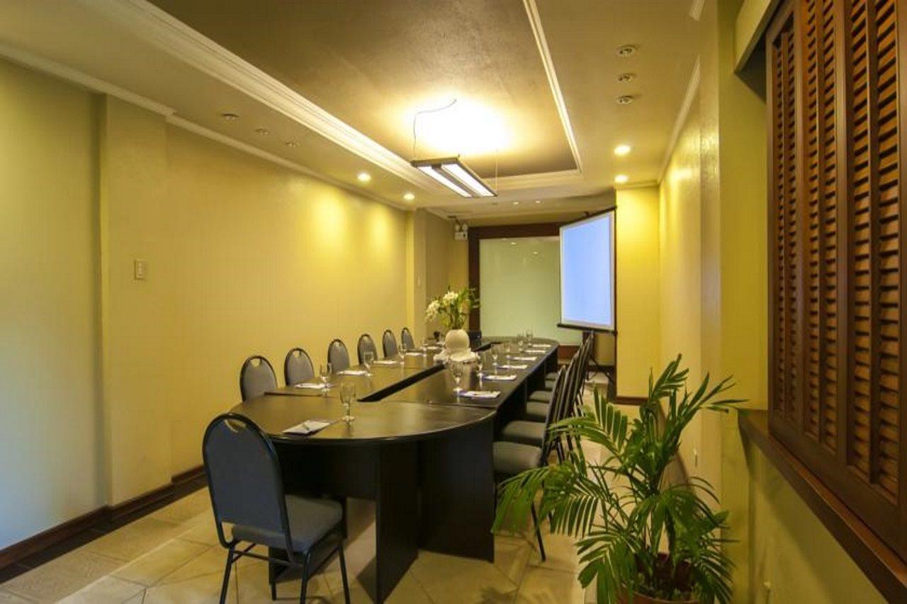 Hotel Montebello