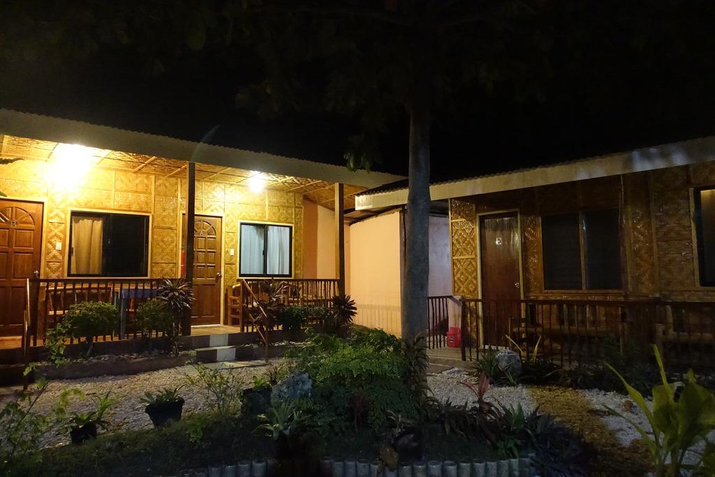 New Village Inn 2*