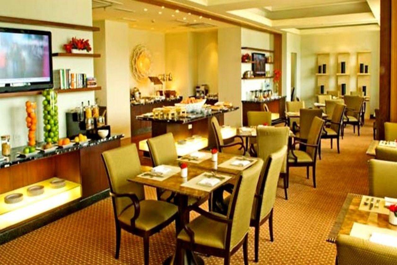 Hotel Seda Ayala Center