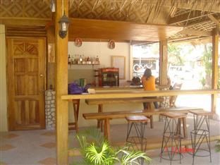 Resort Mayas Native Garden Cebu