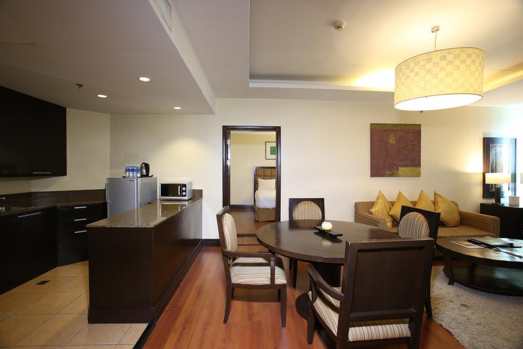 Crown Regency & Towers 4*