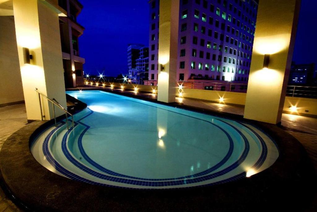 Mandarin Plaza Hotel