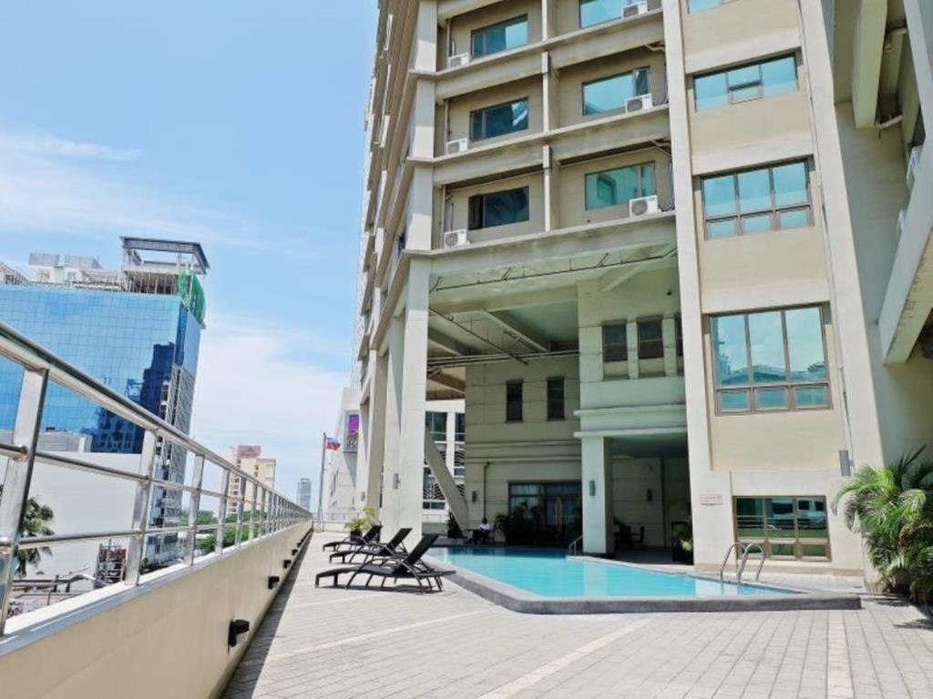 Mandarin Plaza Hotel 3*