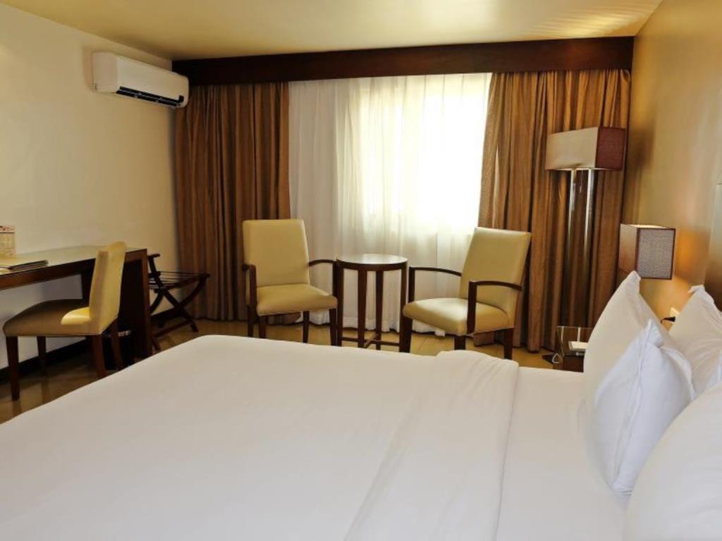 Mandarin Plaza 3* Cebu