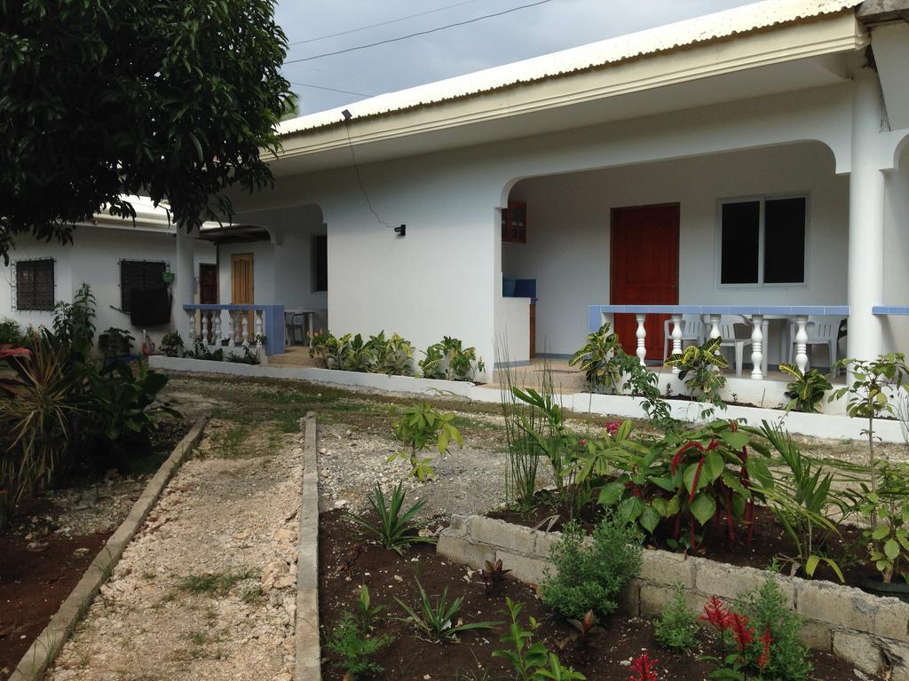 Mangoes Place Moalboal