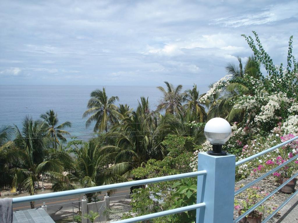 Apartment High Steps *