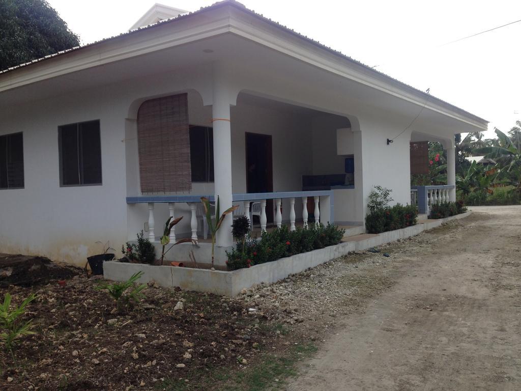 Mangoes Place Moalboal
