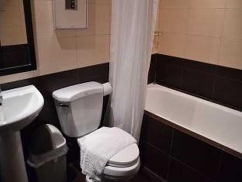 Lancaster Cebu 3*