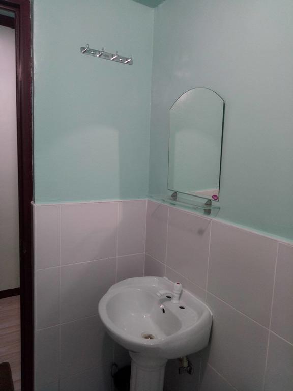 Cebu-mactan Apartment *