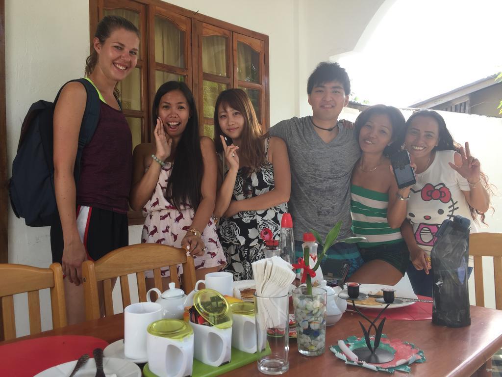 Hostel J & C *