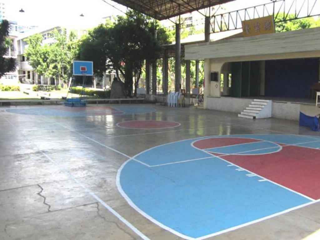 E-Mo Dormitory Hostel