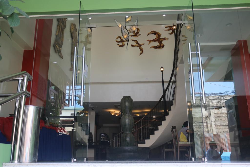 Palm Grass Hotel Cebu
