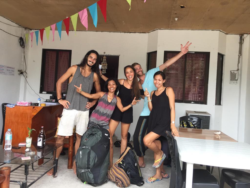 J & C Hostel *