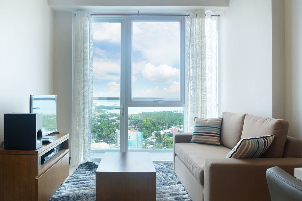 8 Newtown Boulevard * Lapu-Lapu City