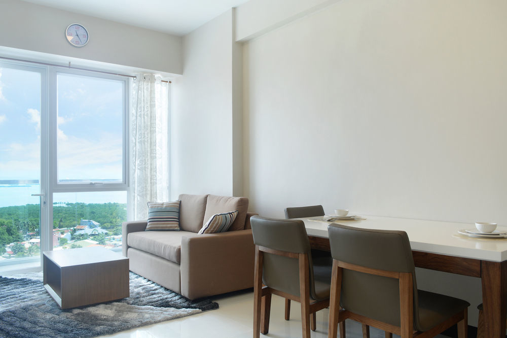 8 Newtown Boulevard Apartment