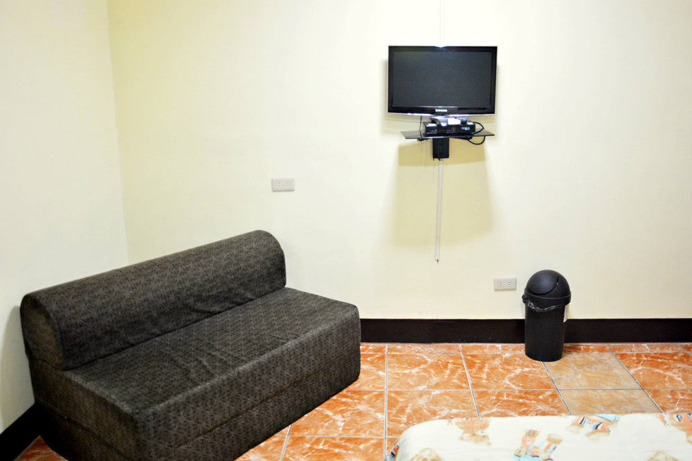 Pensão Honey Hunt House 3*