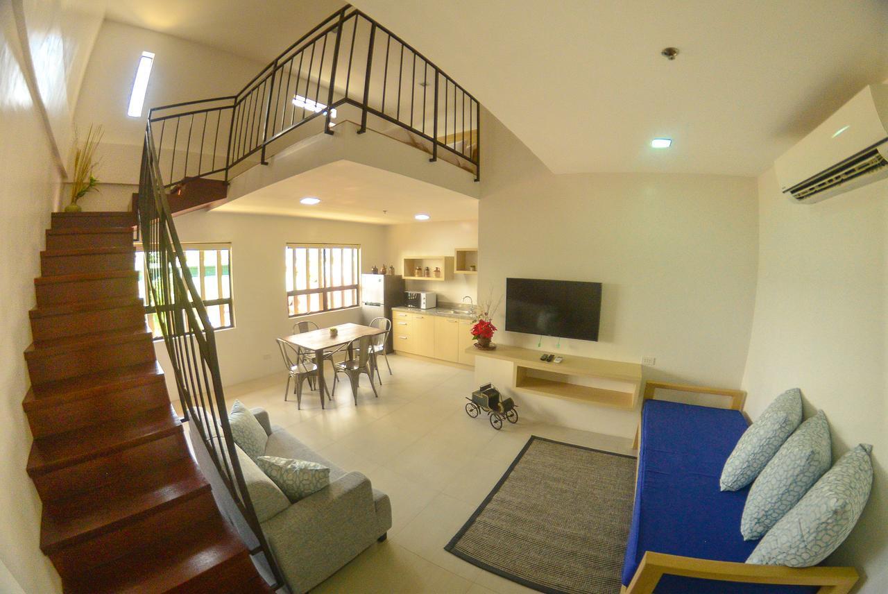 Felix Residences 2*