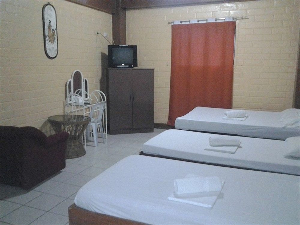 Reddoorz At La Maria And Tourist 3*