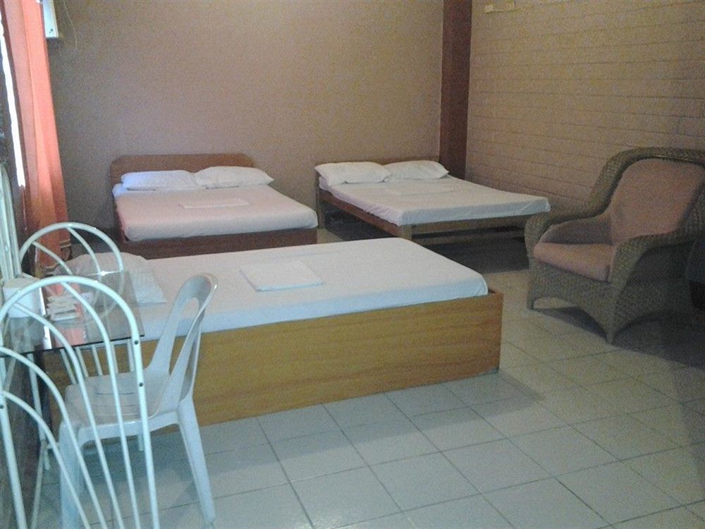 Reddoorz At La Maria And Tourist Hotel