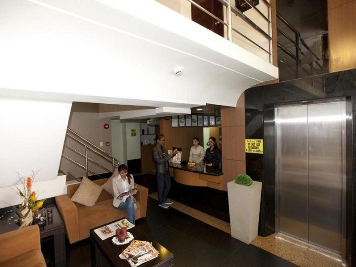 Valleyfront Hotel 2*