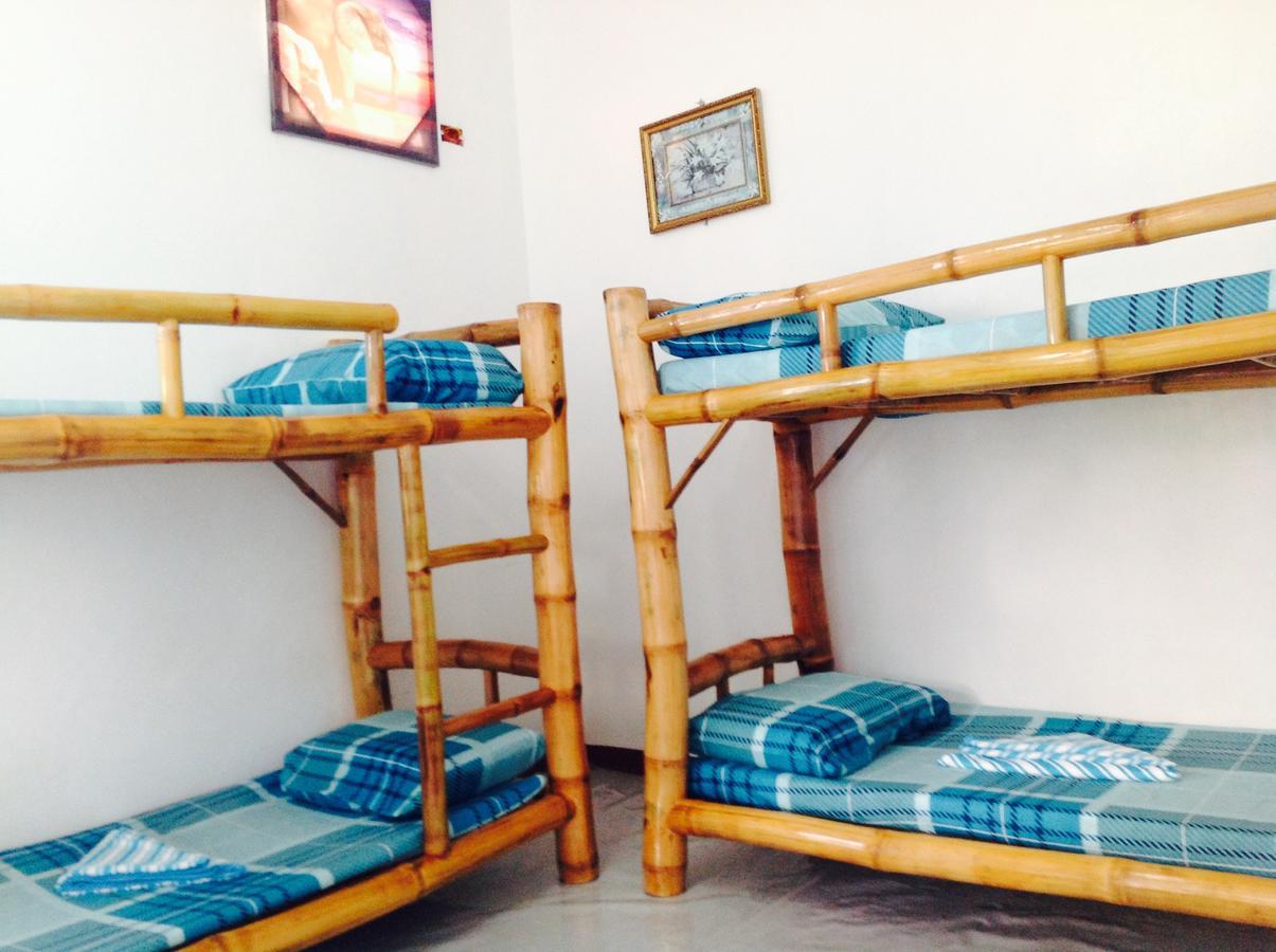 Bamboo Huts Homestay Moalboal