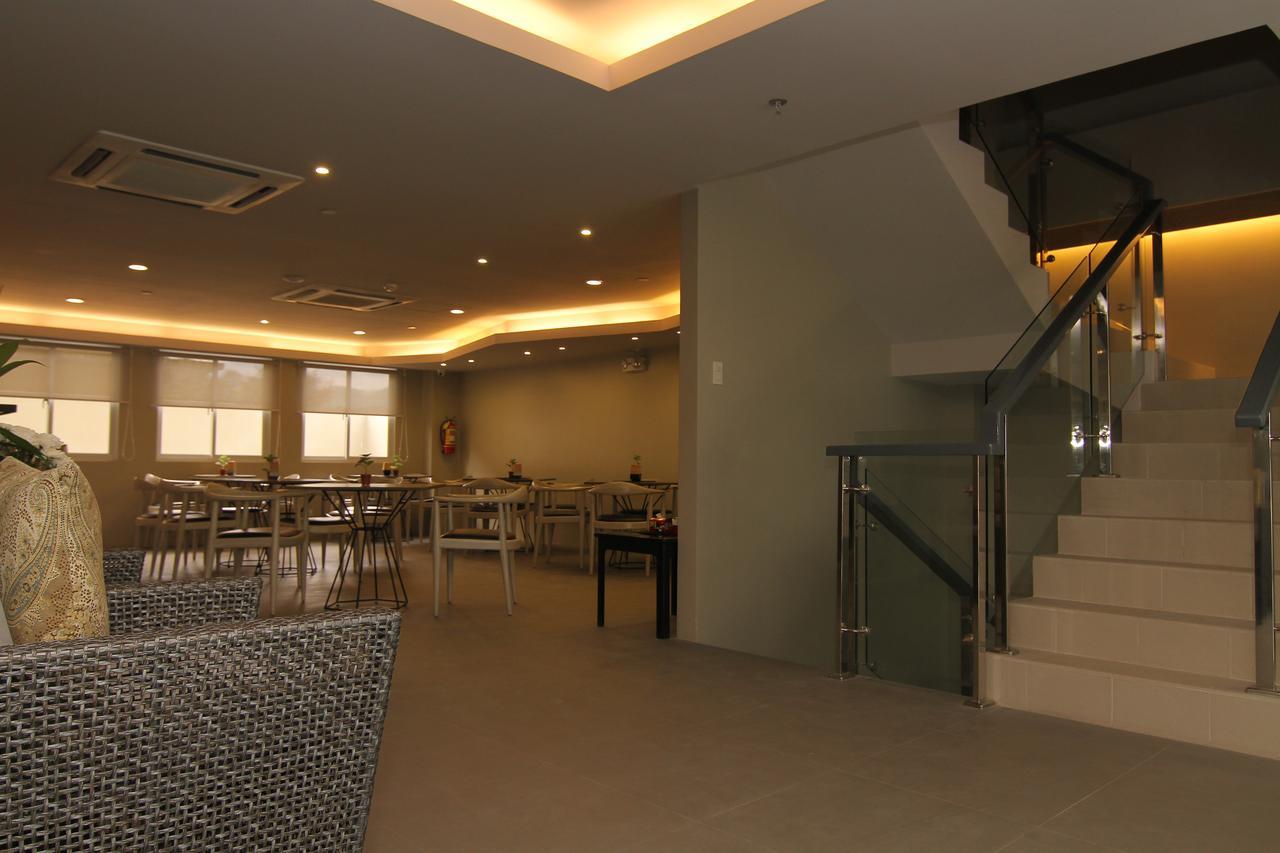 Hotel Cebu Hotel Plus 3*
