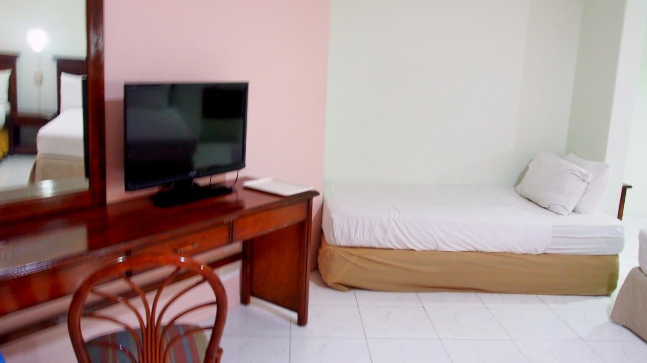 Hostel Sunday