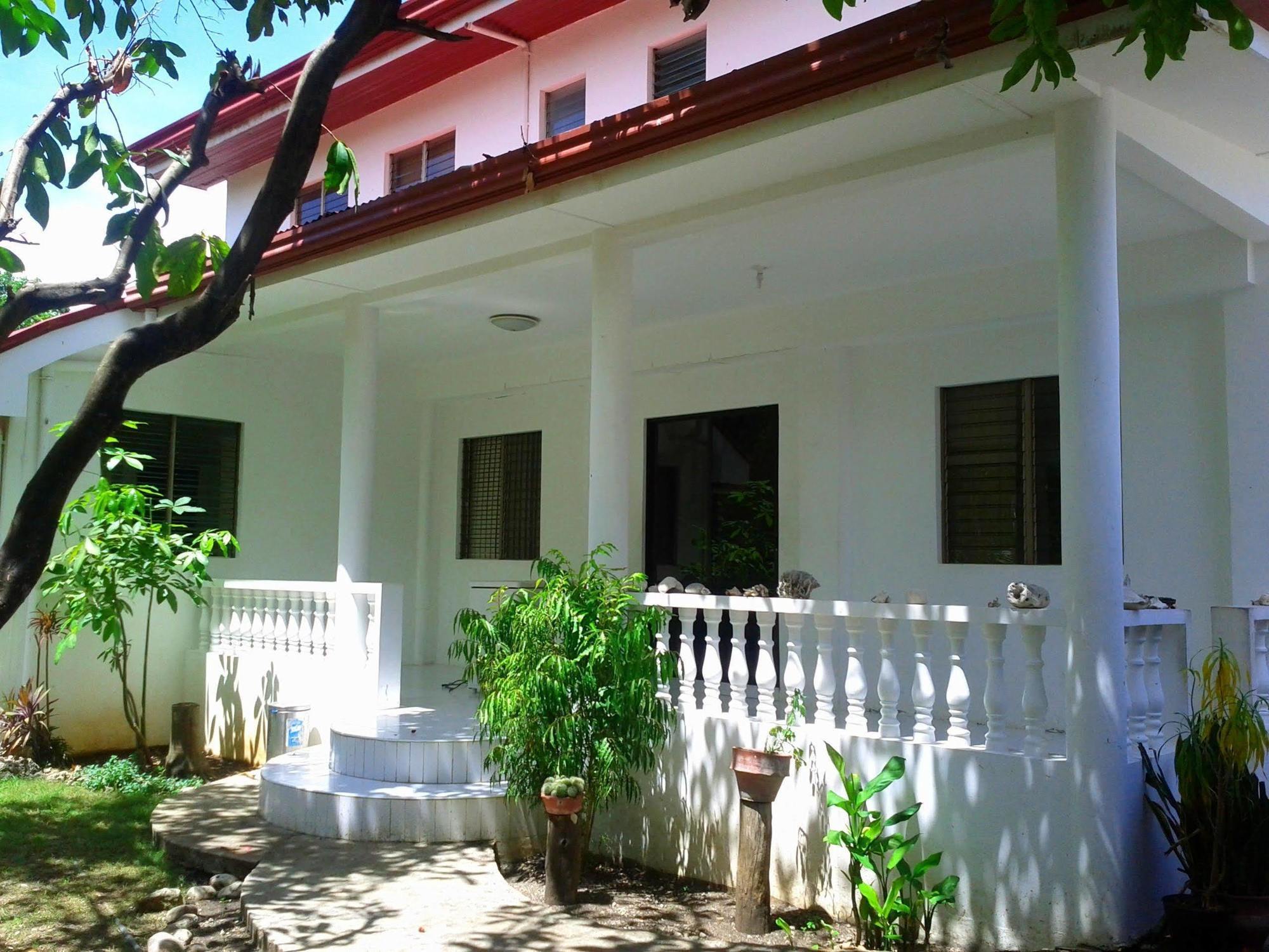 Guest house Luzmin Bh - White House Oslob