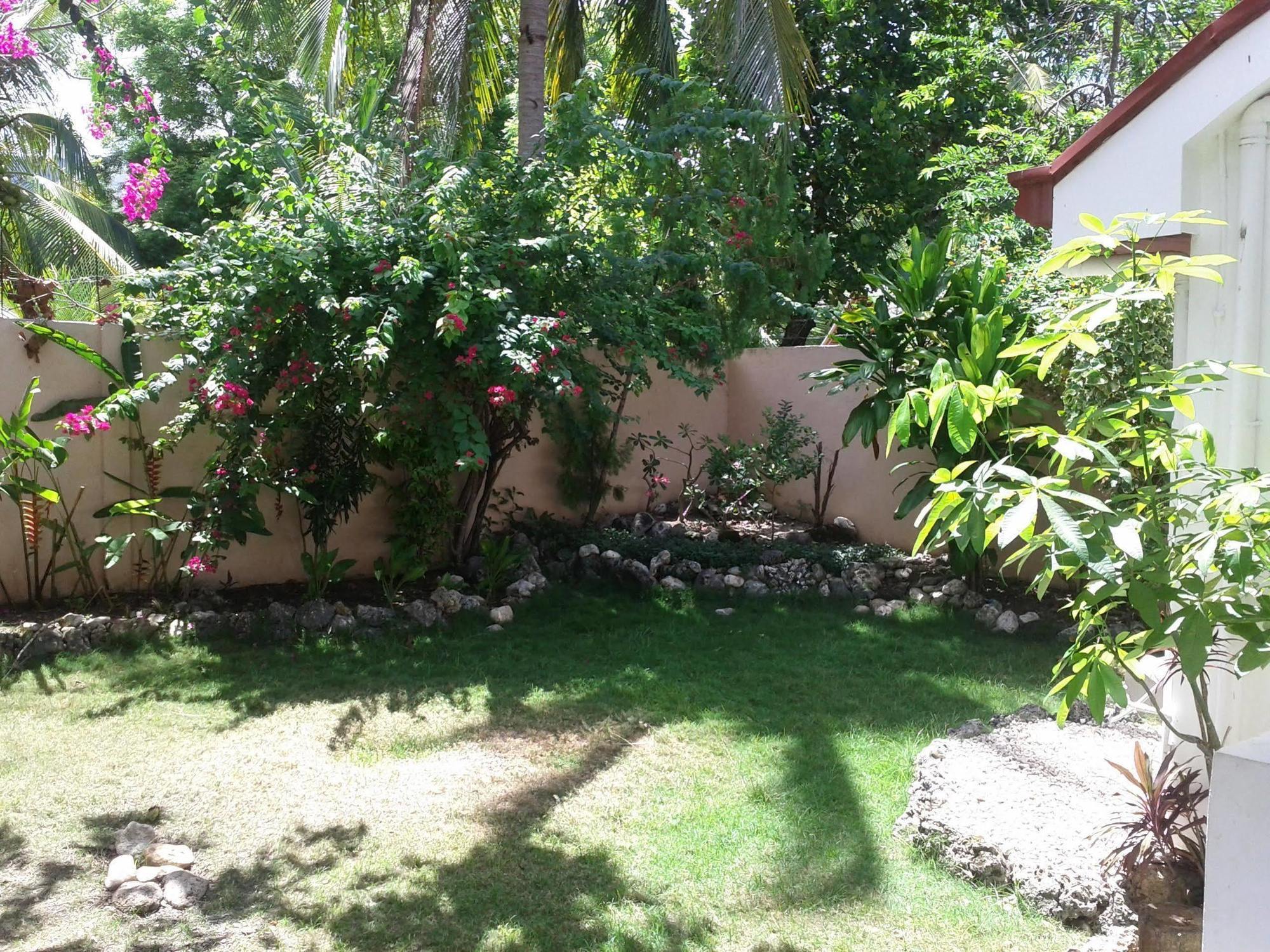 Guest house Luzmin Bh - White House