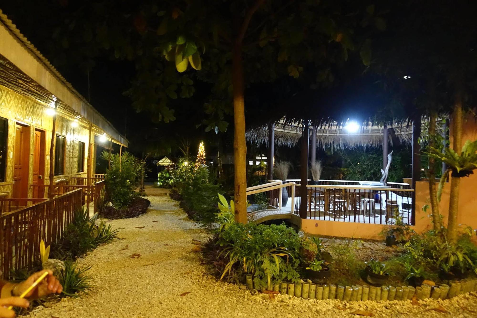 Inn New Village 2*