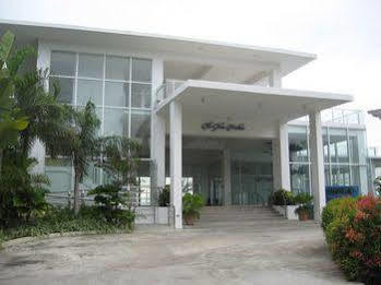 Chateau By The Sea Hotel 4*