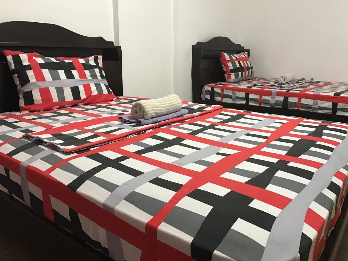 Shaka Traveler's Place (adults Only) Hostel