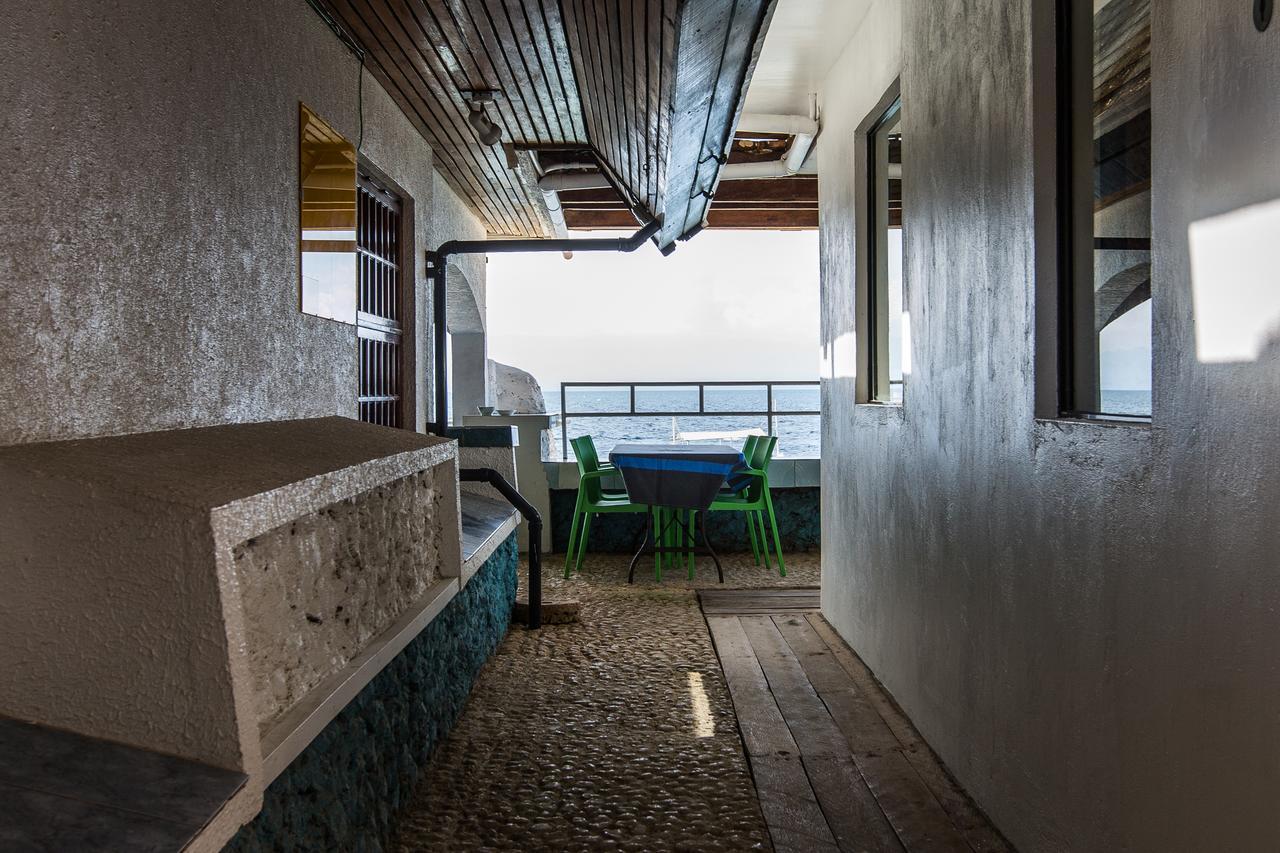 Shaka Traveler's Place (adults Only) Hostel